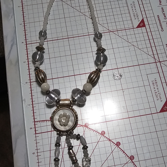 Vintage Robert Rose Mother of Pearl Necklace and Clip Earrings Set - Picture 12 of 12